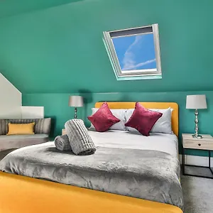 Holiday home Hidden Gem-open To Book-super Location, Sheffield